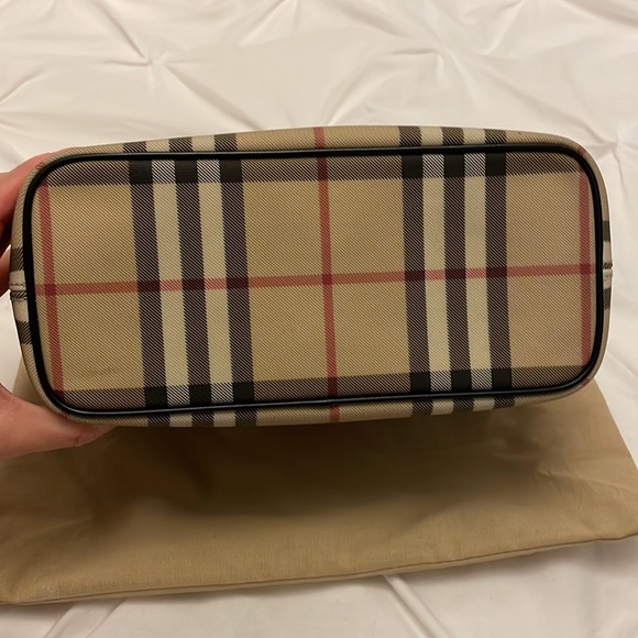 Burberry London Nova Check PVC Leather Tote Handbag - Picture 3 of 10